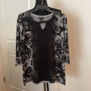 East of 7th Black Grey Roses Floral Sweater Size L